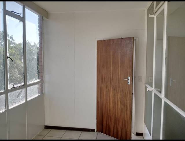 1 BEDROOM SECTIONAL TITLE FOR SALE IN PARKDENE